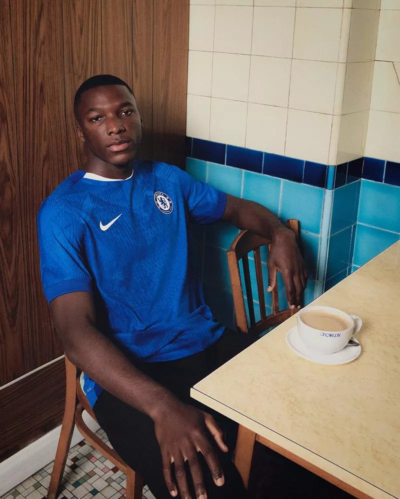 Chelsea revient au classique sur son nouveau maillot domicile