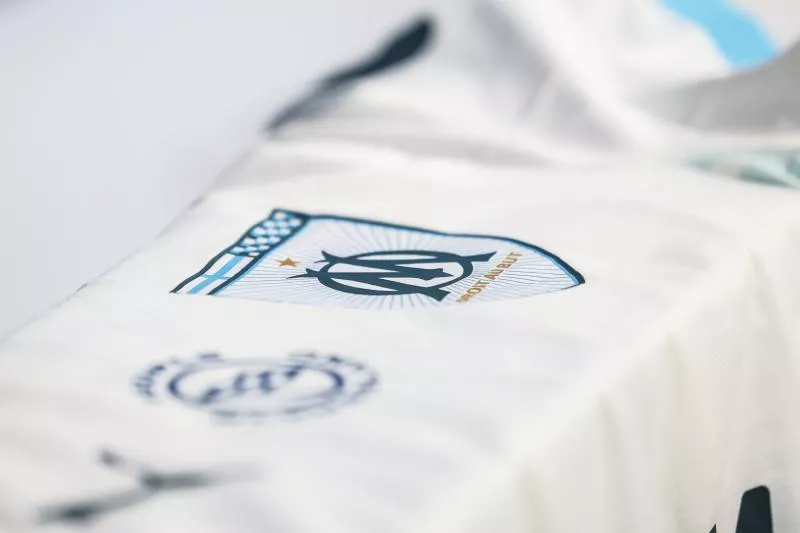 Illustration Logo Marseille on the jersey during the Press Conference of Olympique de Marseille at Centre Robert-Louis Dreyfus on February 28, 2025 in Marseille, France. (Photo by Johnny Fidelin/Icon Sport)   - Photo by Icon Sport