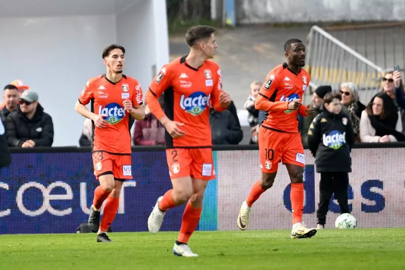 Stade Lavallois : le maillot de la saison 2024-2025 va être reconduit pour la saison 2025-2026