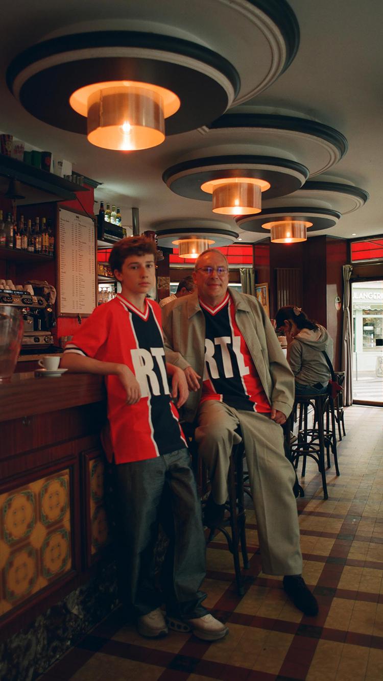 Le PSG réédite son maillot RTL rouge mythique de 1975