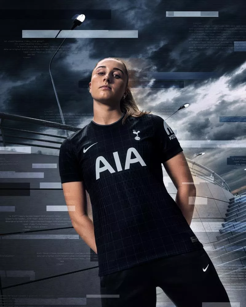 Tottenham : le noir fait son retour sur le nouveau maillot extérieur de la saison 2025-2026
