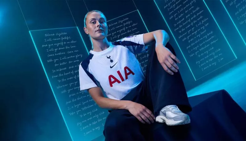 Tottenham et Nike présentent le maillot domicile de la saison 2025-2026
