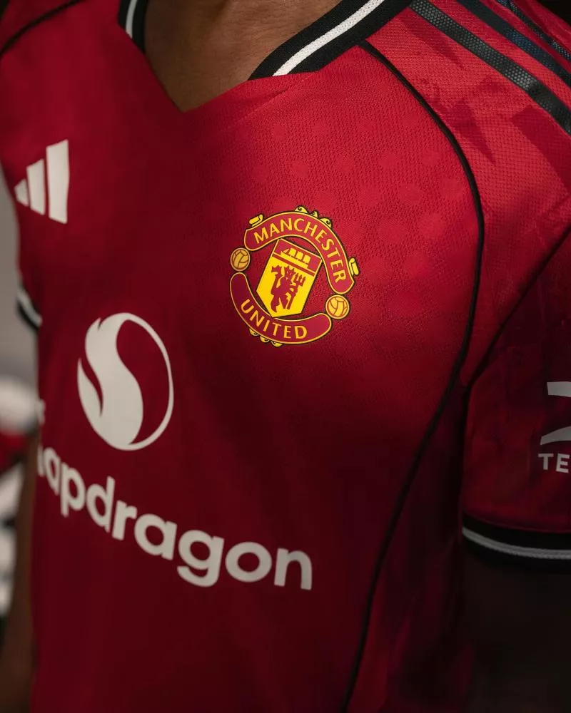 Le nouveau maillot domicile 2025-2026 de Manchester United