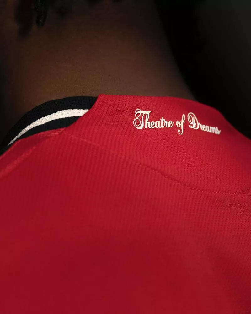 Le nouveau maillot domicile 2025-2026 de Manchester United