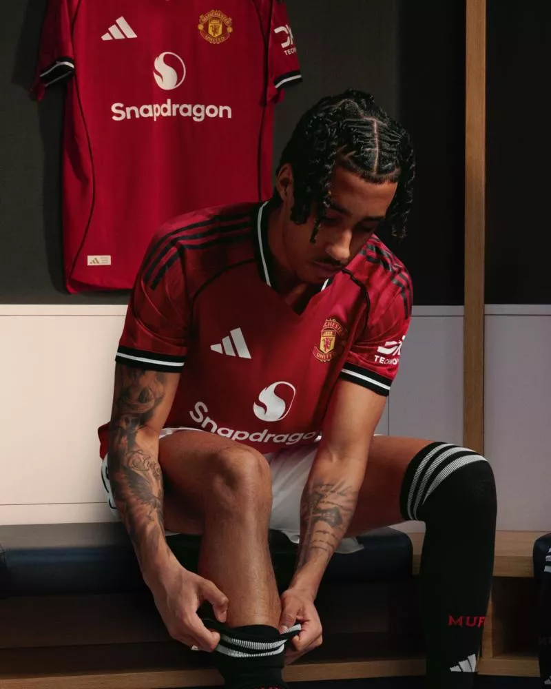 Le nouveau maillot domicile 2025-2026 de Manchester United