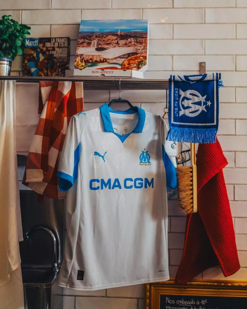 L’OM révèle son nouveau maillot domicile à travers un shooting XXL