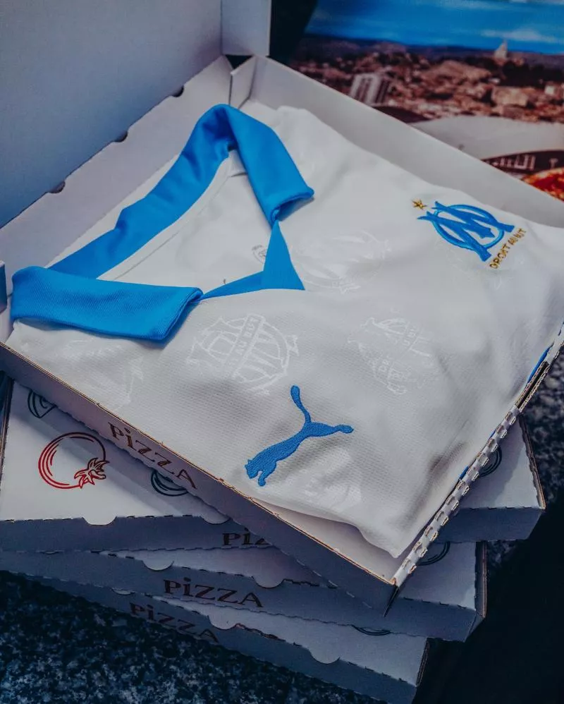 L’OM révèle son nouveau maillot domicile à travers un shooting XXL