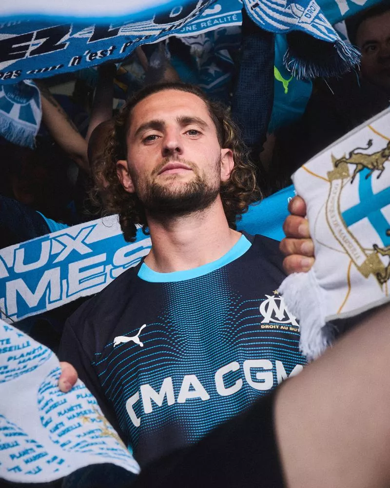 La croix phocéenne fait son retour sur le nouveau maillot extérieur de l'OM