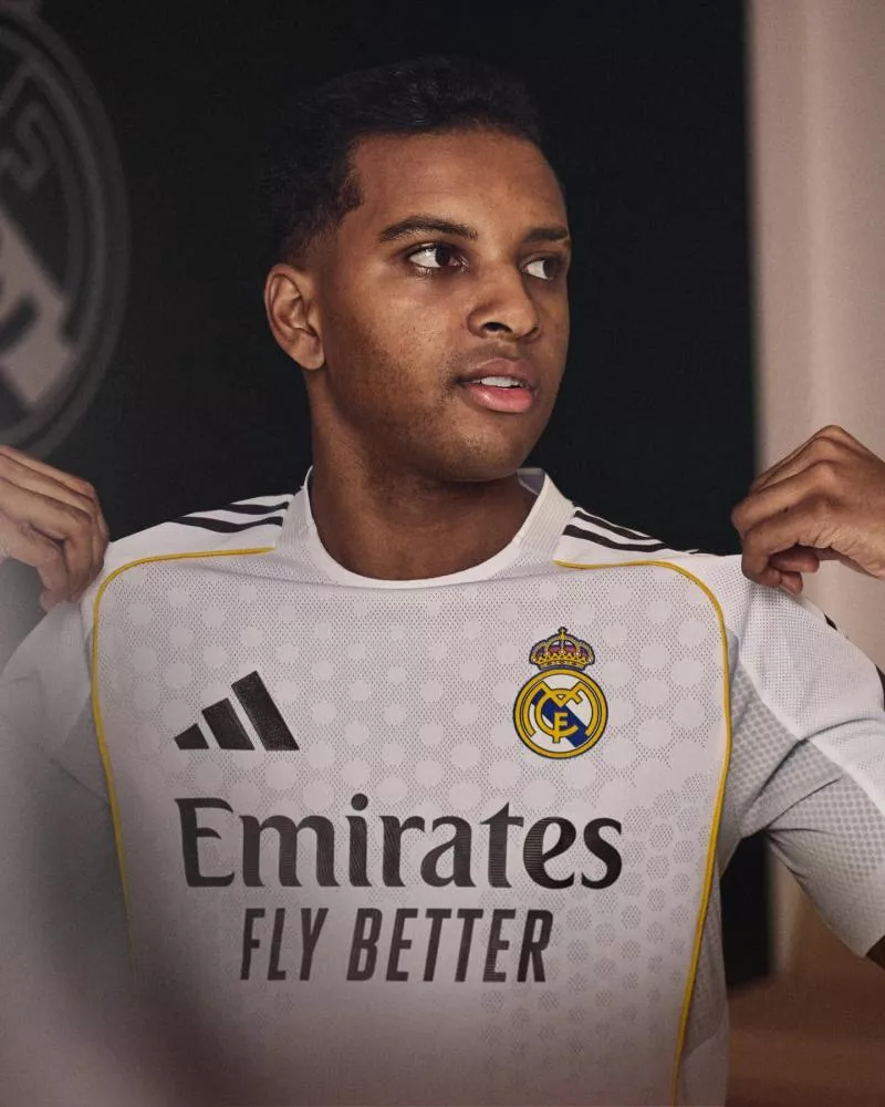 Le nouveau maillot domicile 2025-2026 du Real Madrid par adidas