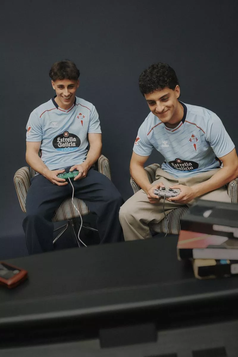 Le nouveau maillot du Celta de Vigo nous ramène à l'époque de Mostovoi