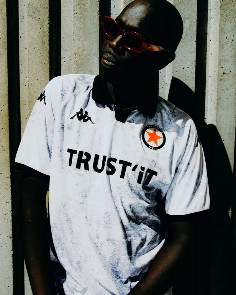 Le Red Star et Kappa révèlent les nouveaux maillots de la saison 2025-2026