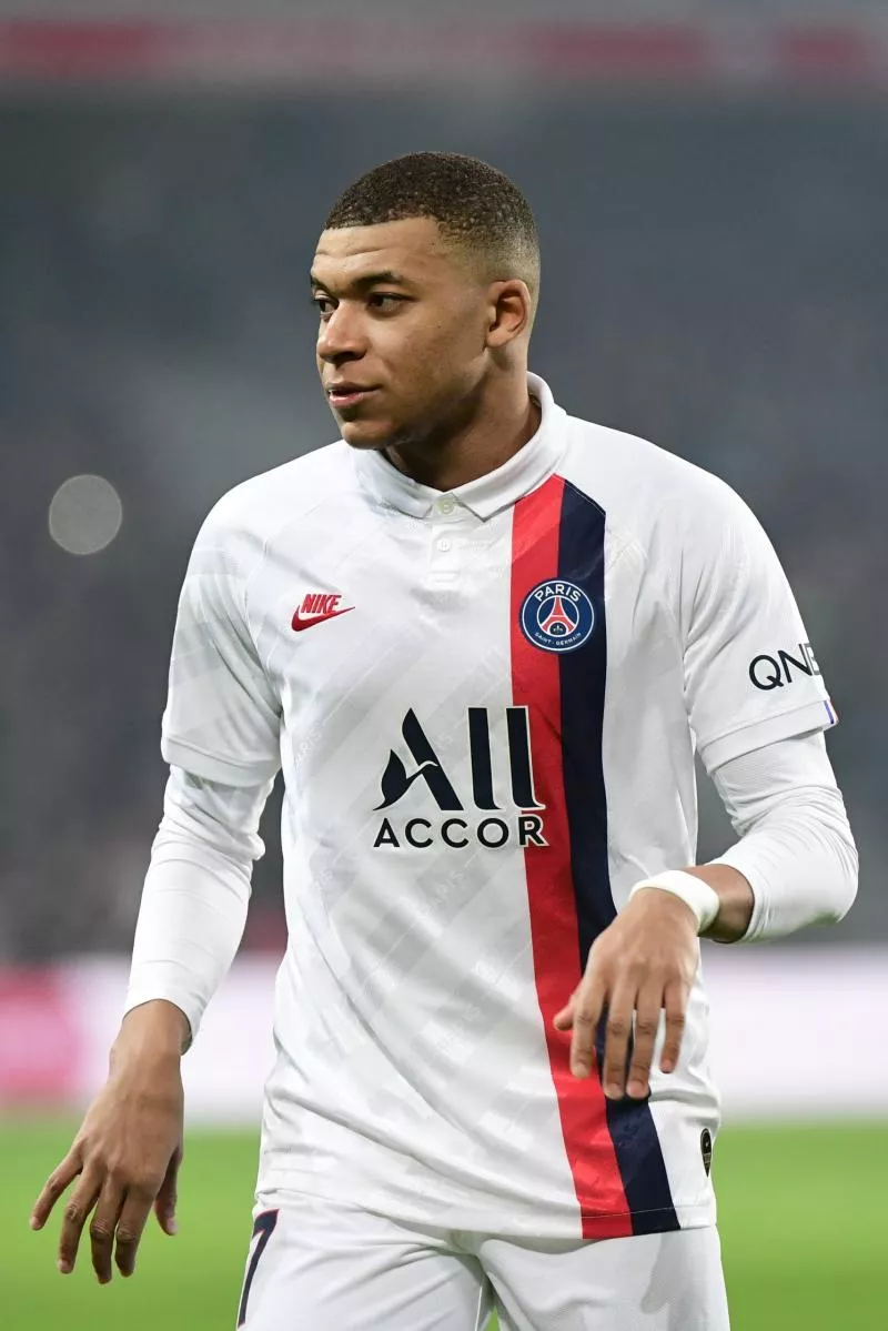 Kylian MBAPPE of PSG during the Ligue 1 match between Lille and Paris at Stade Pierre Mauroy on January 26, 2020 in Lille, France. (Photo by Dave Winter/Icon Sport)   - Photo by Icon Sport
