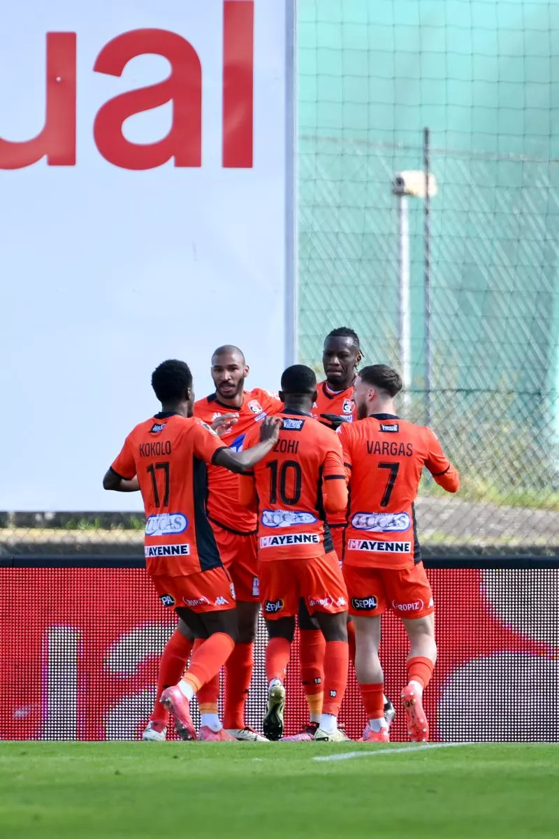27 Jordan ADEOTI (slmfc) - 18 Malik TCHOKOUNTE (slmfc) during the Ligue 2 BKT match between Laval and Paris FC at Stade Francis-Le Basser on March 15, 2025 in Laval, France. (Photo by Christophe Saidi/FEP/Icon Sport)   - Photo by Icon Sport