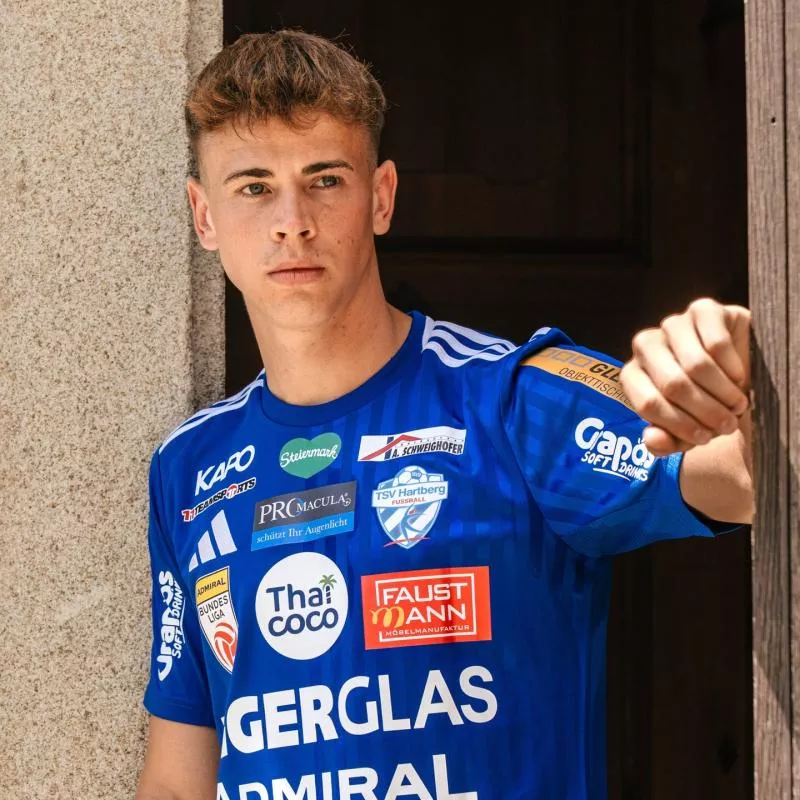 Quand un club autrichien fait la promotion d'un produit qui booste le sperme sur son maillot