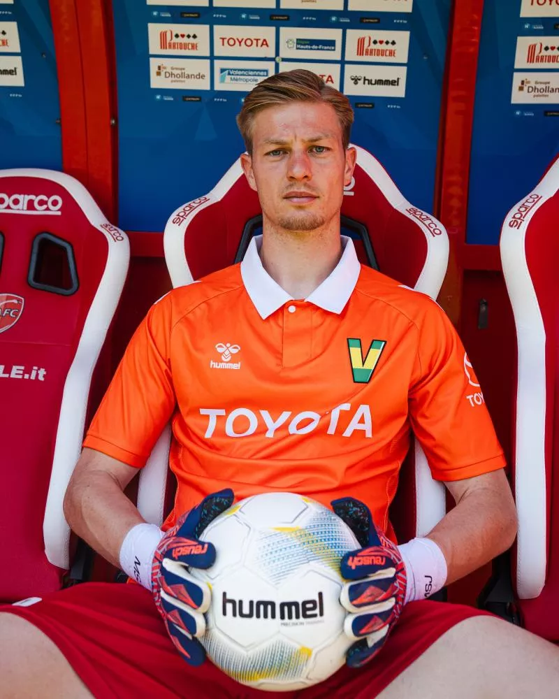 Olive et Tom s'invitent sur le nouveau maillot extérieur de Valenciennes