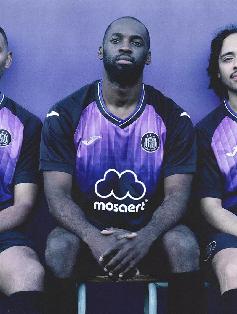 Anderlecht collabore avec le label créatif de Stromae pour ses nouveaux maillots 25-26
