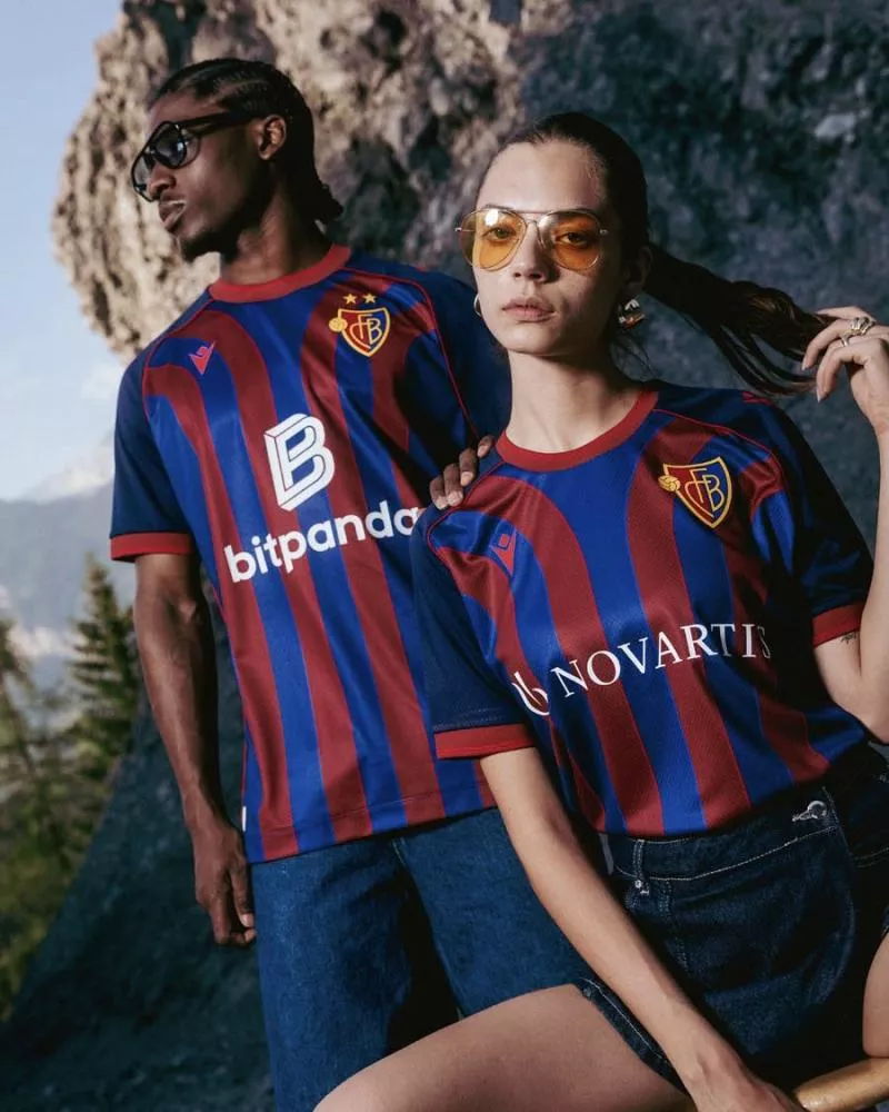 Les deux nouveaux maillots stylés du FC Bâle par Macron