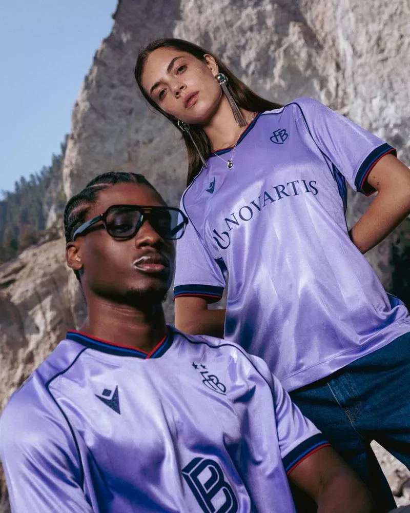 Les deux nouveaux maillots stylés du FC Bâle par Macron