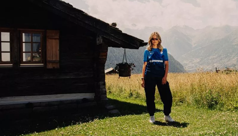 La chaîne des Alpes inspire le nouveau maillot domicile du Grenoble Foot 38