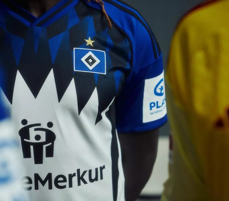 Le Hambourg SV lance un maillot à l'inspiration rétro pour son retour en Bundesliga