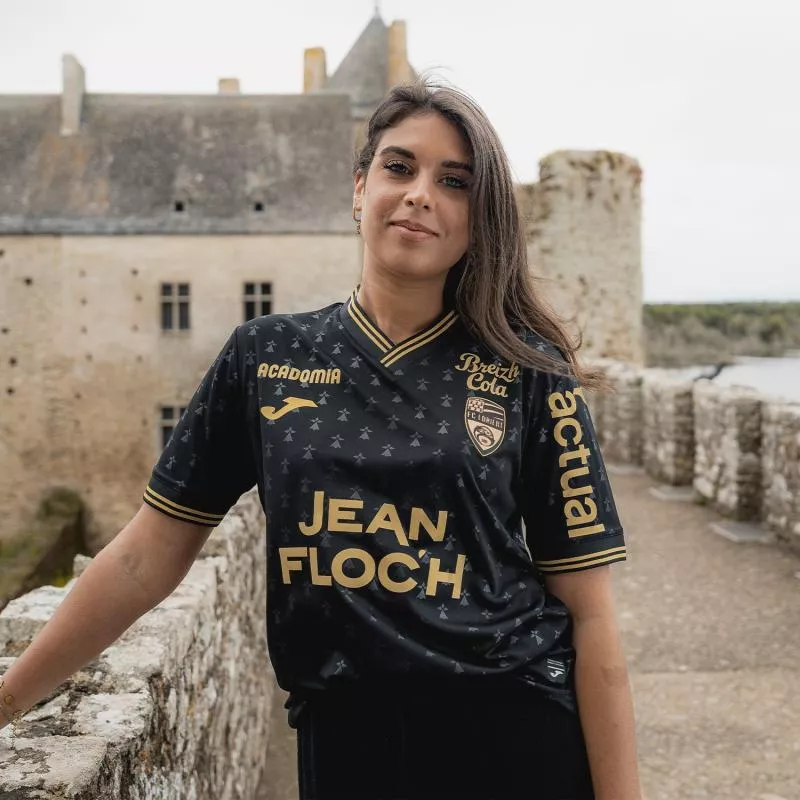 Le FC Lorient met à l'honneur la Bretagne sur son nouveau maillot third