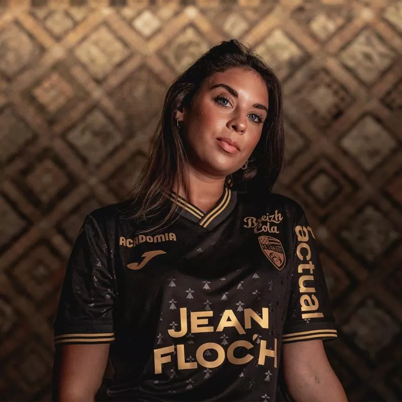 Le FC Lorient met à l'honneur la Bretagne sur son nouveau maillot third