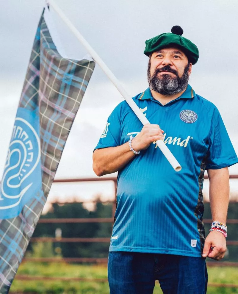 Un club du Wisconsin s’inspire du kilt écossais pour son maillot