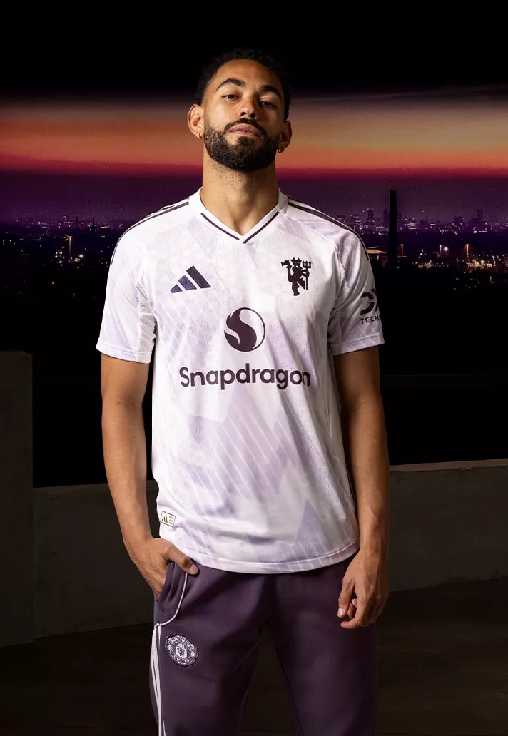 Manchester United s'inspire des 90s sur son nouveau maillot extérieur