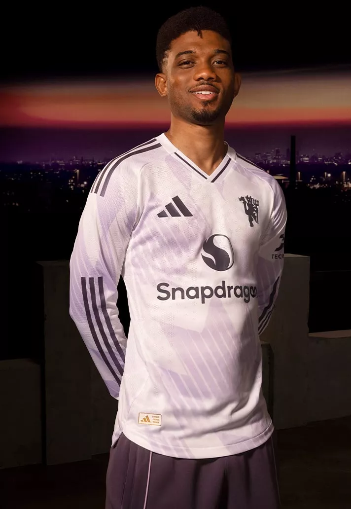 Manchester United s'inspire des 90s sur son nouveau maillot extérieur