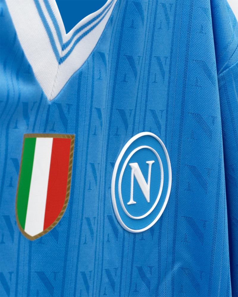 Naples dévoile ses nouveaux maillots pour la saison 2025-2026