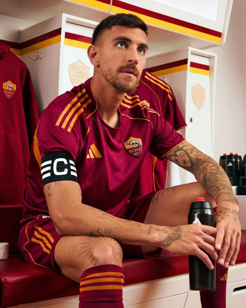 Un nouveau maillot domicile inspiré des années 90 pour l'AS Roma