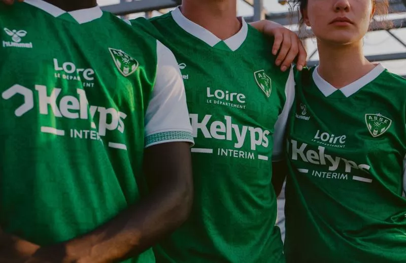 L’AS Saint-Étienne dévoile son nouveau maillot domicile 2025-2026