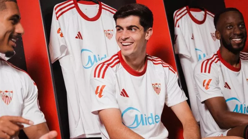 Le Séville FC passe chez adidas et révèle son nouveau maillot domicile