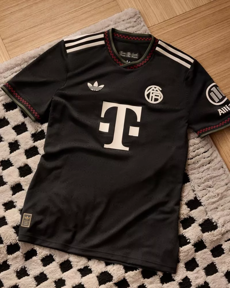 Le Bayern Munich sort son nouveau maillot third pour la saison 2025/2026