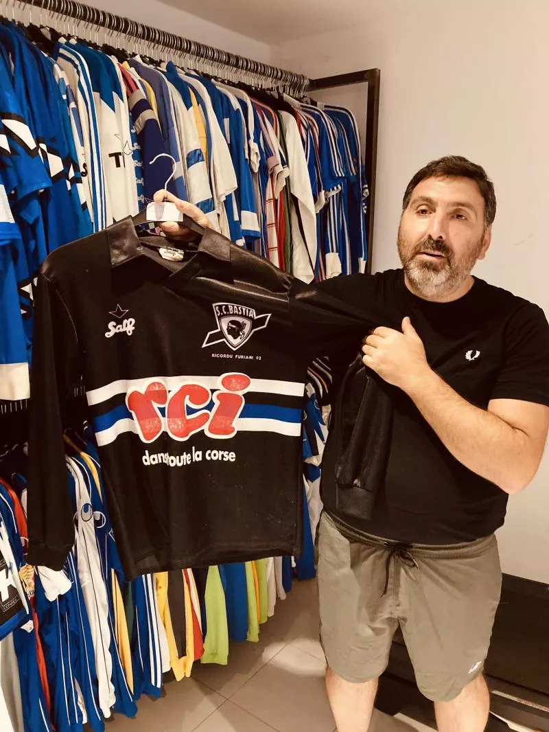 L'homme qui possédait 750 maillots du SC Bastia
