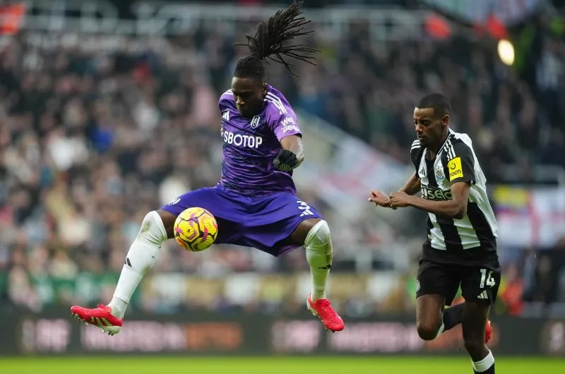 Le style de barjot de Calvin Bassey avec Fulham