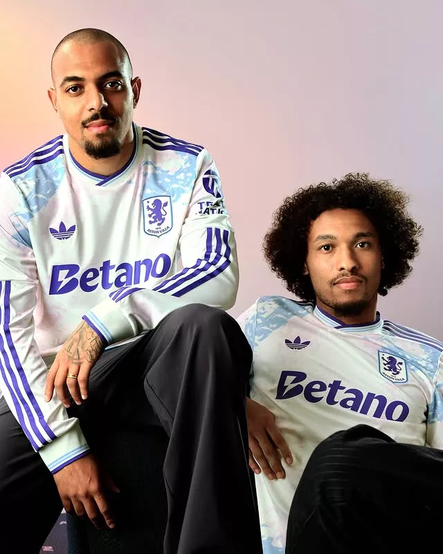 Le trèfle d'adidas débarque sur le maillot third d'Aston Villa