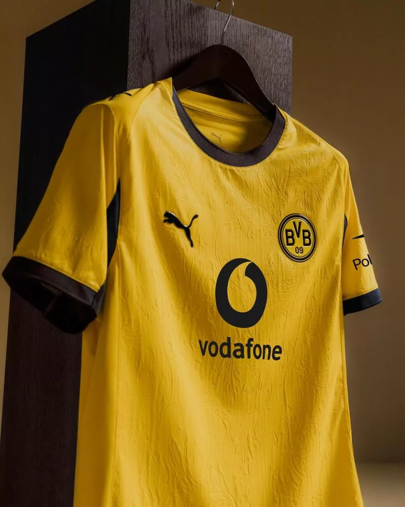 Le Borussia Dortmund revient au classique sur son nouveau maillot dédié aux coupes