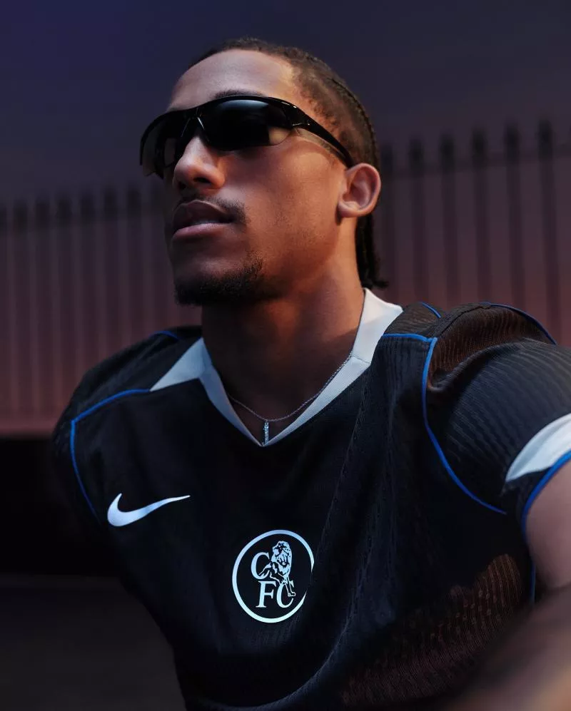 Chelsea dégaine un nouveau maillot third en mode Total 90