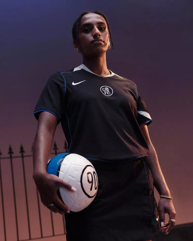 Chelsea dégaine un nouveau maillot third en mode Total 90