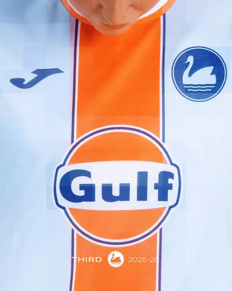 Swansea rend hommage au sport automobile sur son nouveau maillot third