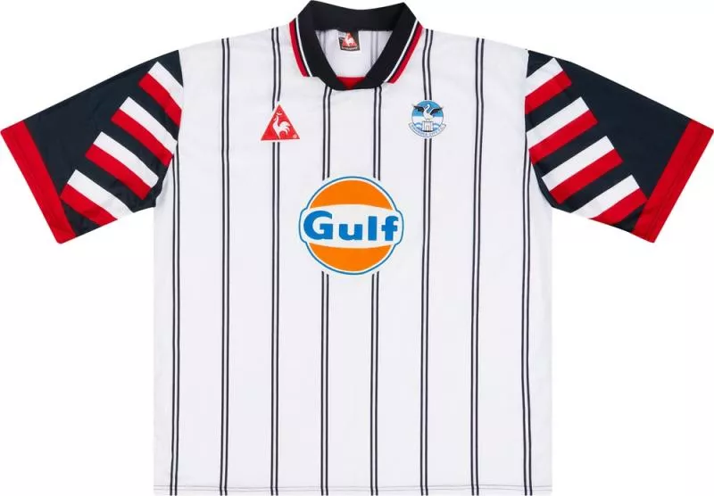 Swansea rend hommage au sport automobile sur son nouveau maillot third