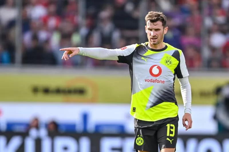 13 September 2025, Baden-Württemberg, Heidenheim: Soccer: Bundesliga, 1. FC Heidenheim - Borussia Dortmund, Matchday 3, Voith-Arena. Pascal Groß (Borussia Dortmund) gestures. Photo: Harry Langer/dpa - IMPORTANT NOTE: In accordance with the regulations of the DFL German Football League and the DFB German Football Association, it is prohibited to utilize or have utilized photographs taken in the stadium and/or of the match in the form of sequential images and/or video-like photo series.   - Photo by Icon Sport