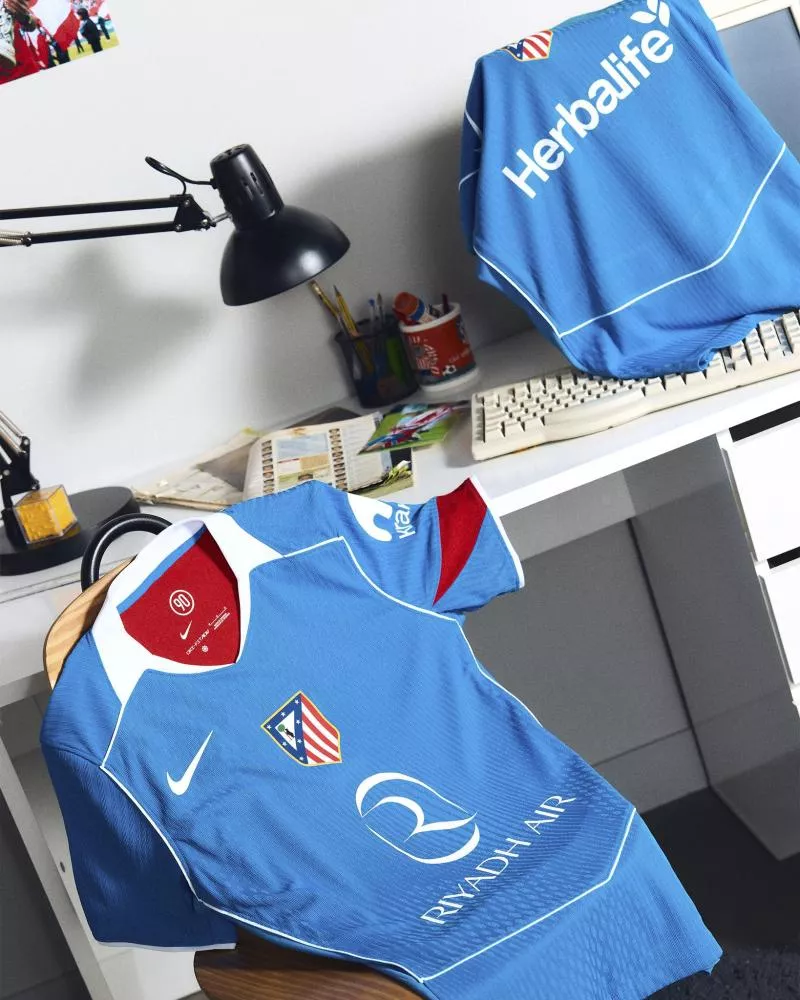 Vingt ans après, le maillot Total 90 fait son retour à l'Atlético