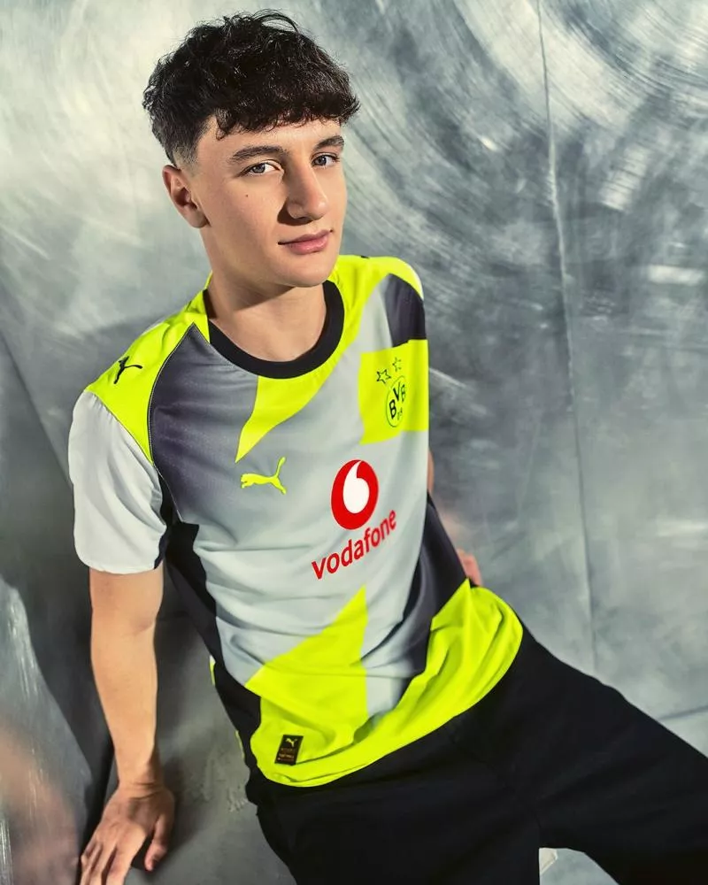 Un nouveau maillot extérieur complètement fou pour le Borussia Dortmund