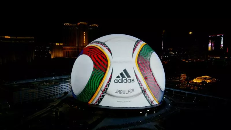 adidas retrace l'histoire des ballons de la Coupe du monde à Las Vegas