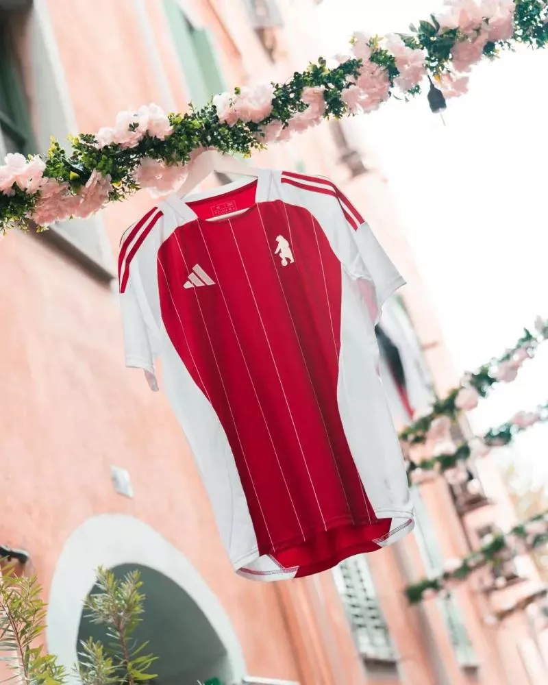 Ajaccio dévoile enfin son maillot domicile pour ses débuts en Régional 2