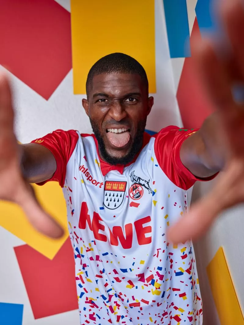 Le FC Cologne dévoile son nouveau maillot pour le carnaval de la ville