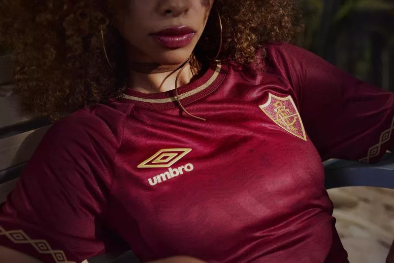 Fluminense dégaine un maillot third en hommage à Rio de Janeiro