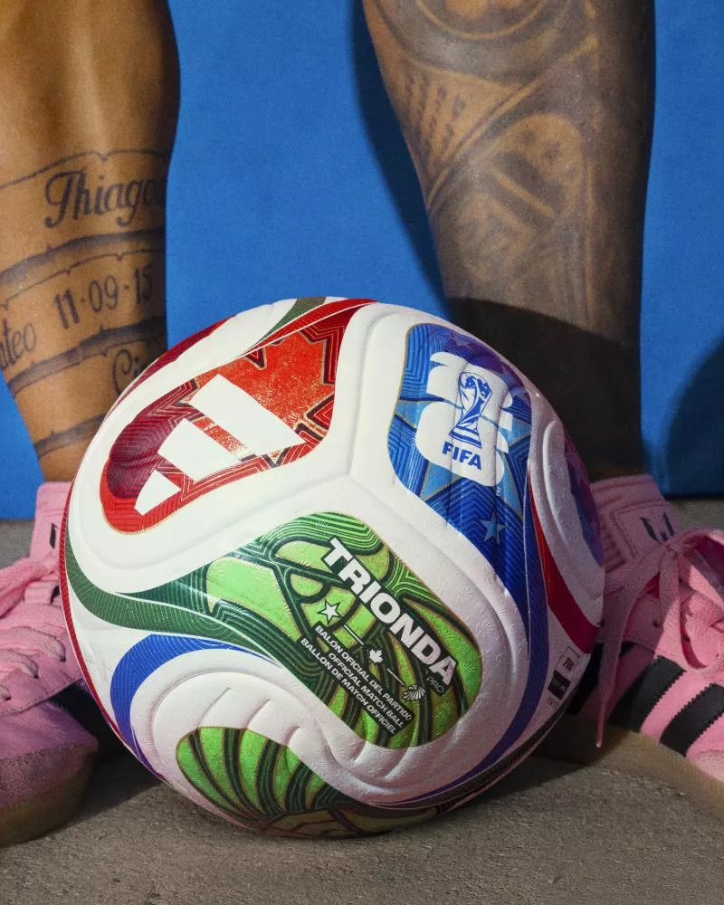 adidas présente "TRIONDA", le ballon officiel de la Coupe du monde 2026